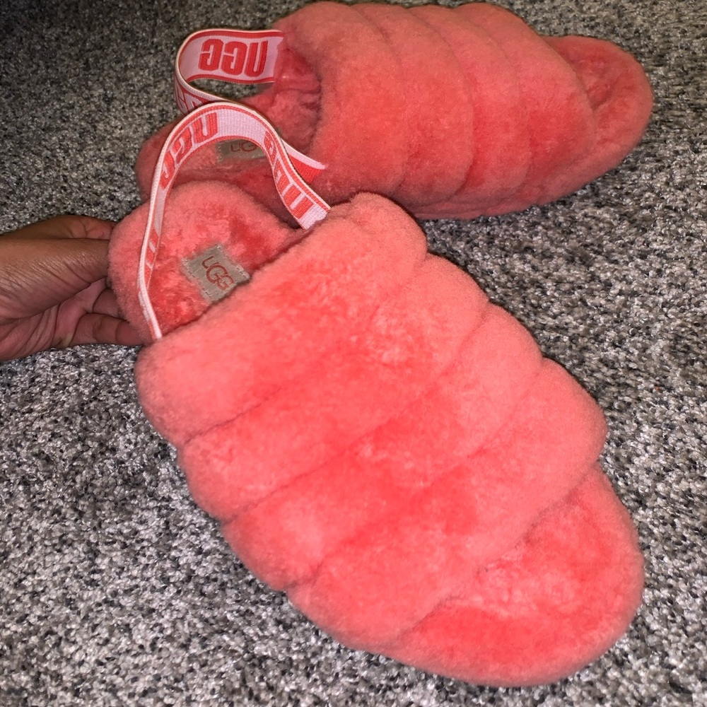 UGGs slides